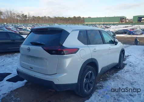 2024 Nissan Rogue Sv Intelligent Awd z USA, uszkodzony, nr VIN 5N1BT3BB5RC747293